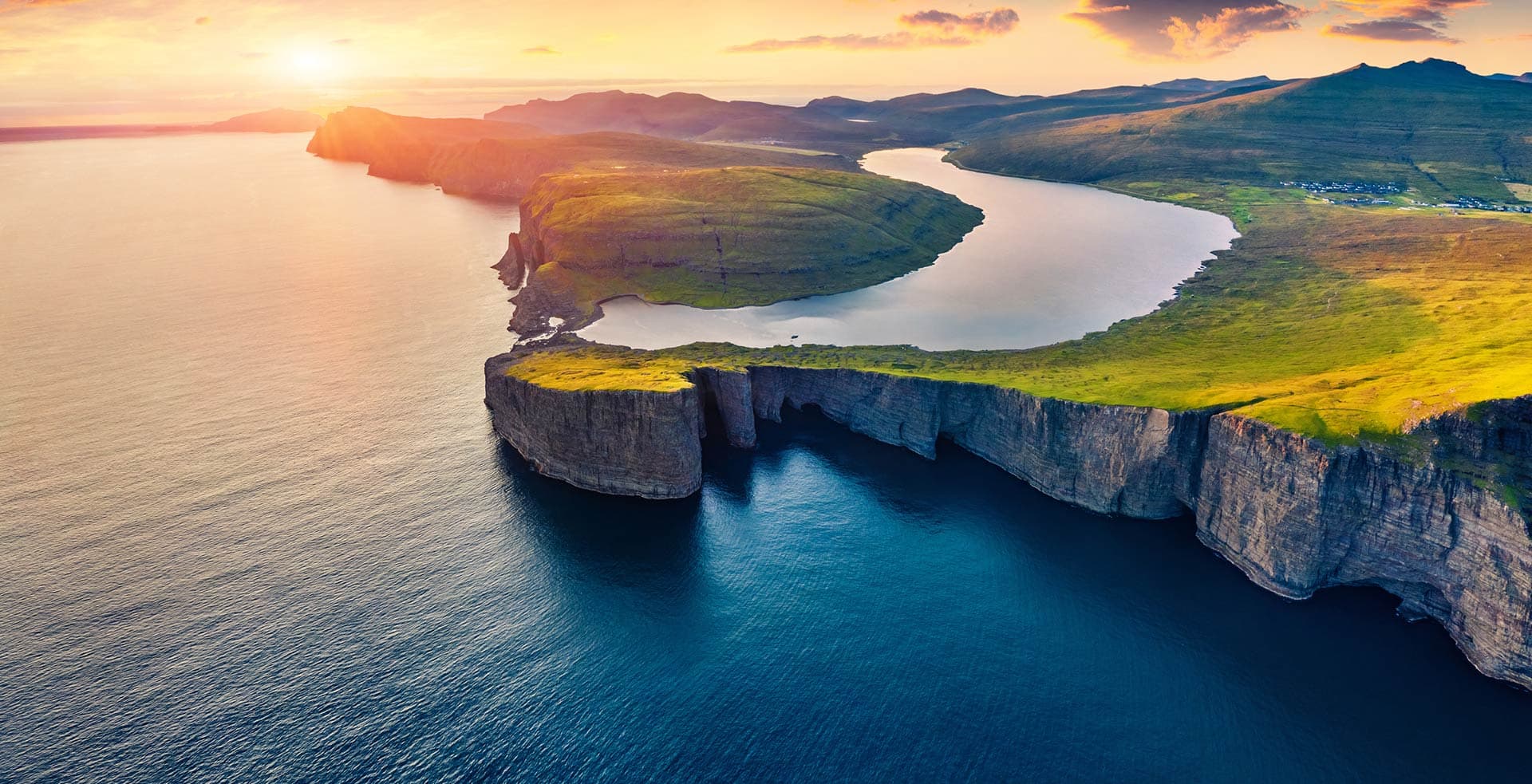 Cover Image for THE 50 MOST BEAUTIFUL PLACES IN THE WORLD