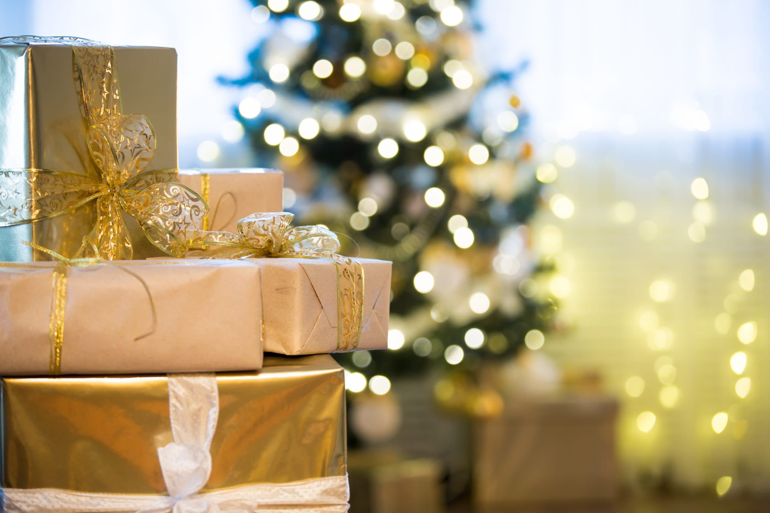 Cover Image for 10 Best Travel Gifts for You and Your Explorer Friends